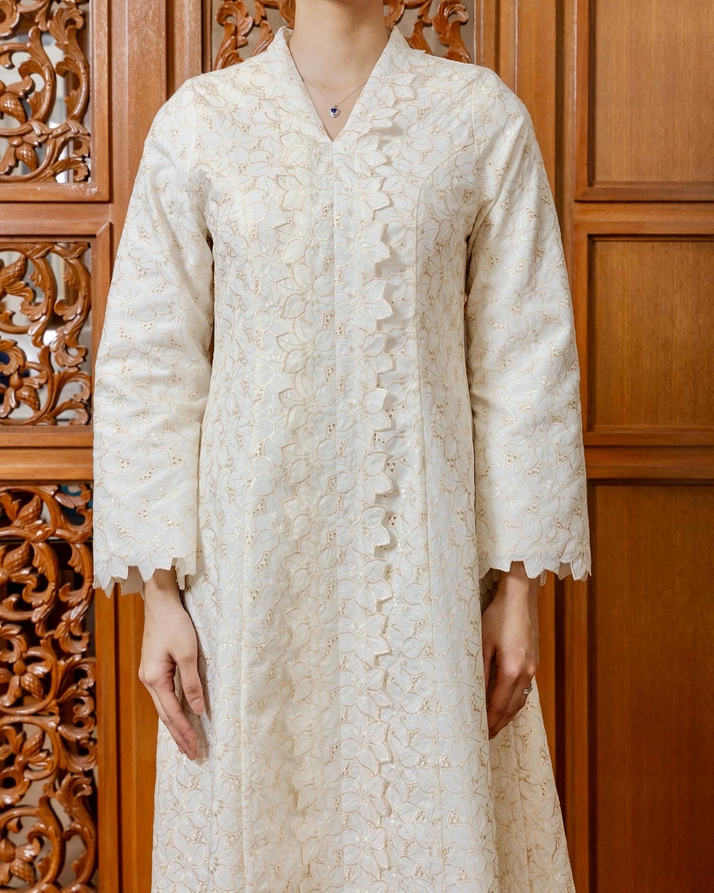 {LIMITED EDITION} Arabella Jubah Kebarung Classic - White Gold EMANUEL FEMME