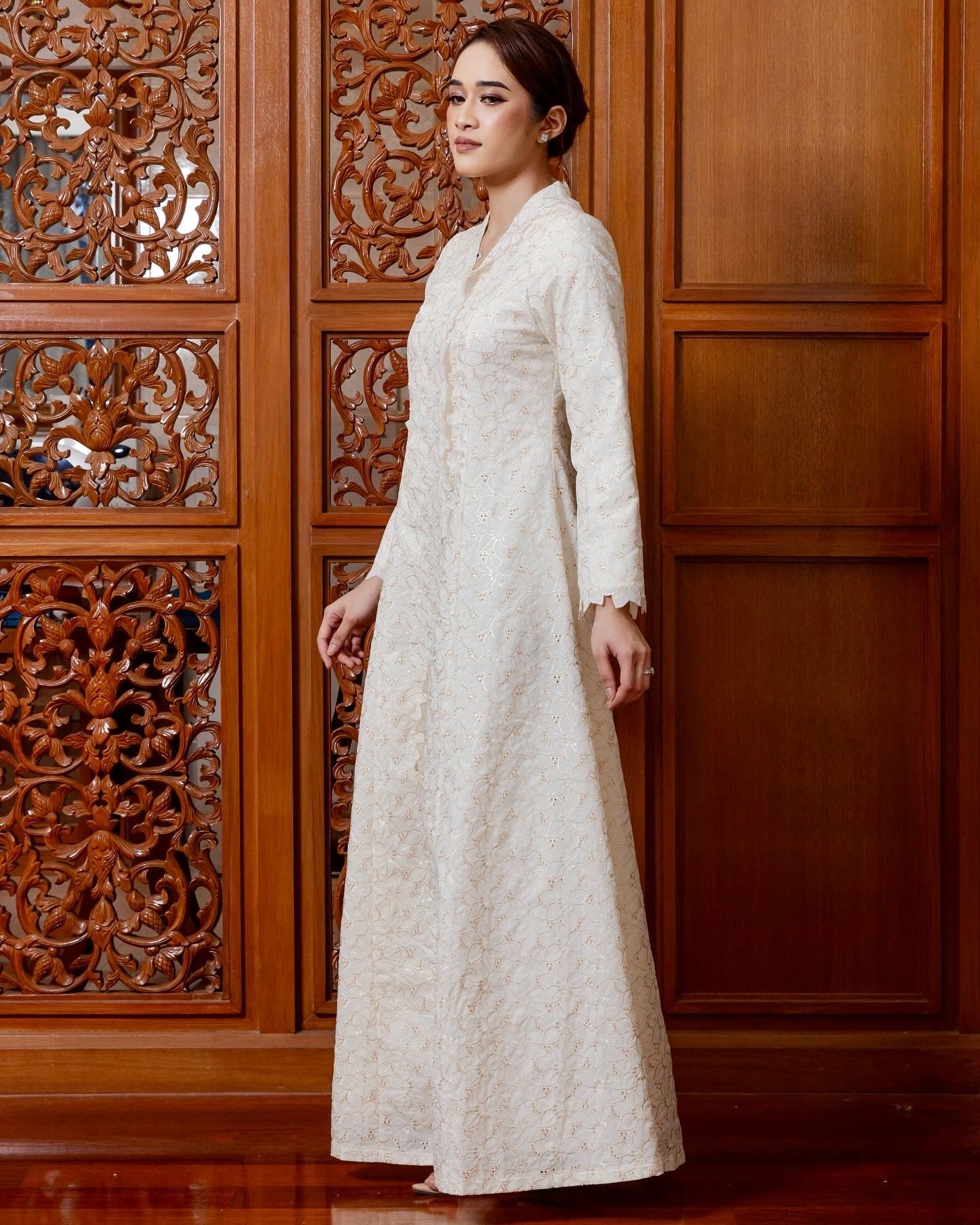 {LIMITED EDITION} Arabella Jubah Kebarung Classic - White Gold EMANUEL FEMME