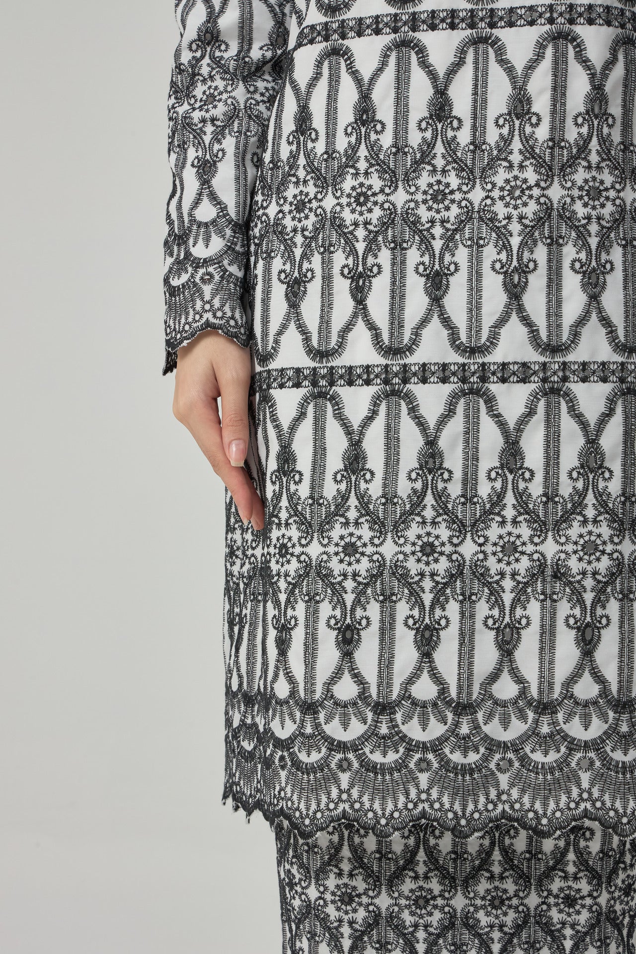Levin Kurung Modern - Black EMANUEL FEMME