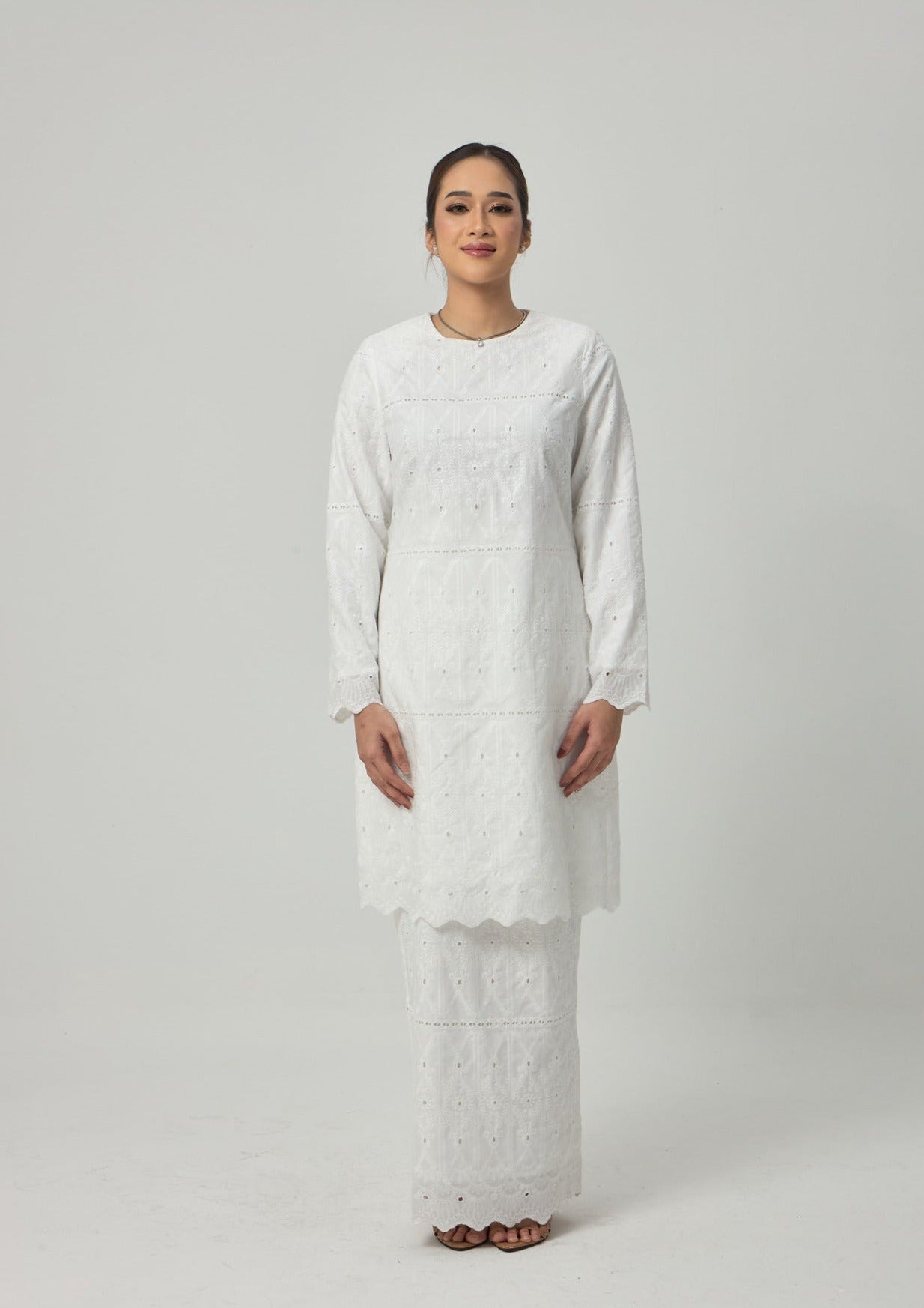 Levin Kurung Modern - White EMANUEL FEMME