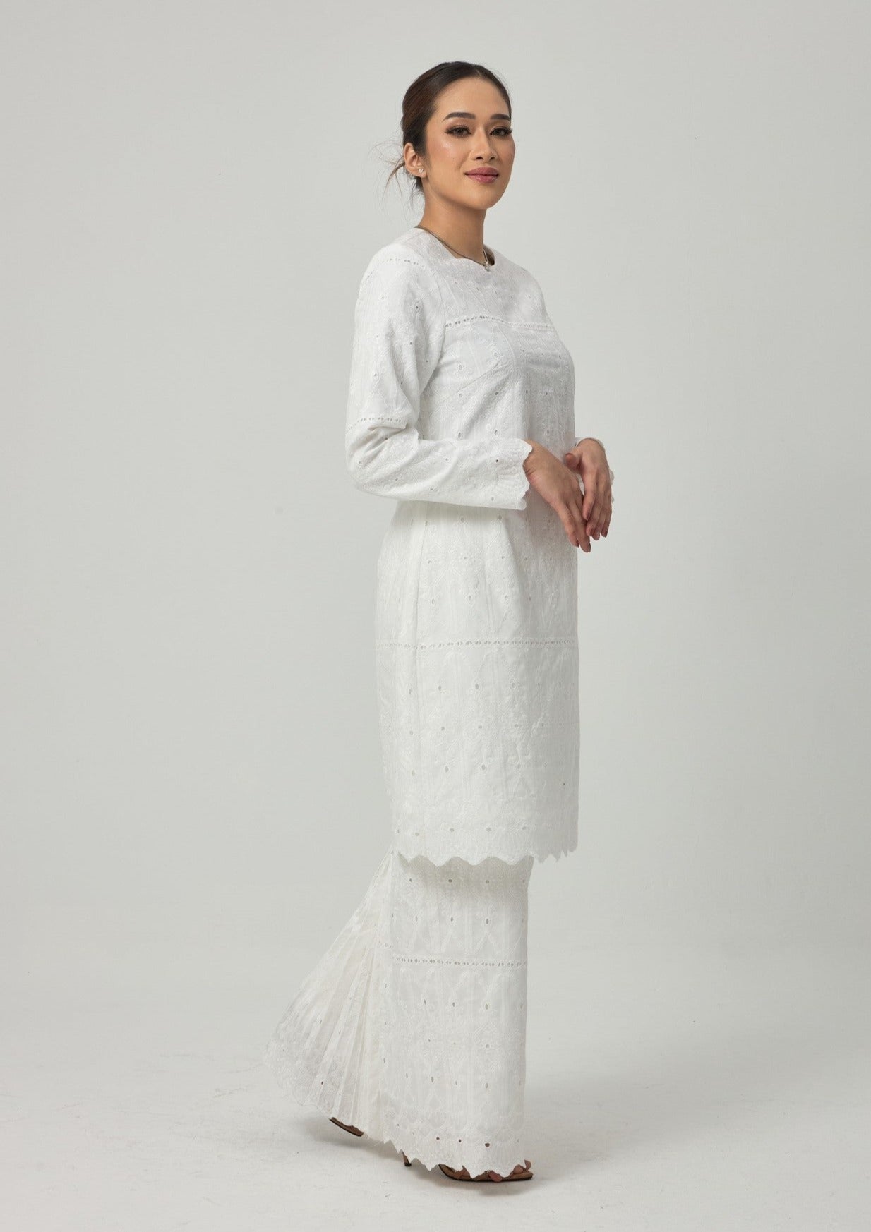 Levin Kurung Modern - White EMANUEL FEMME