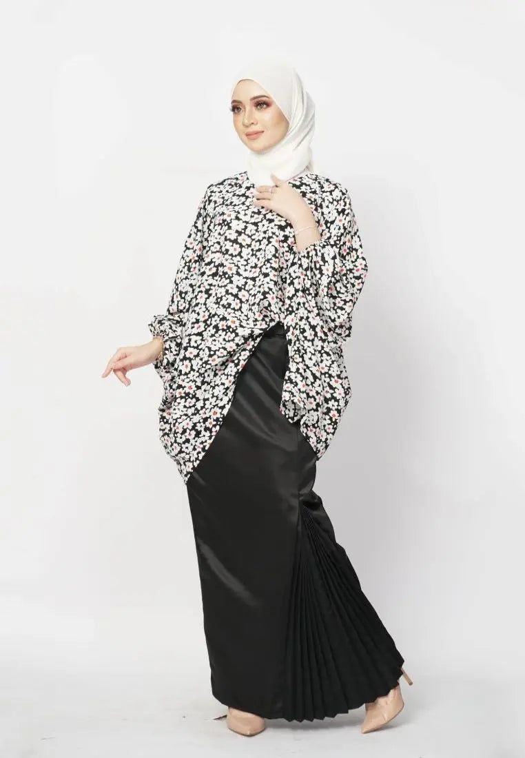 Daisy Billowy Bell Sleeves Kurung - Black EMANUEL FEMME